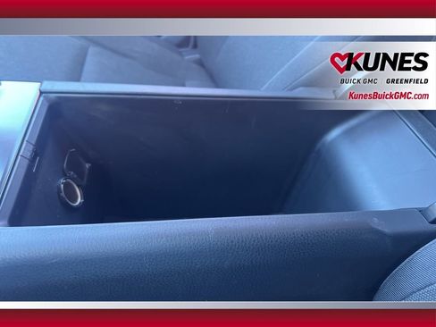 Used 2025 Toyota Camry LE image 34