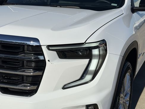 Used 2024 GMC Acadia Elevation image 10