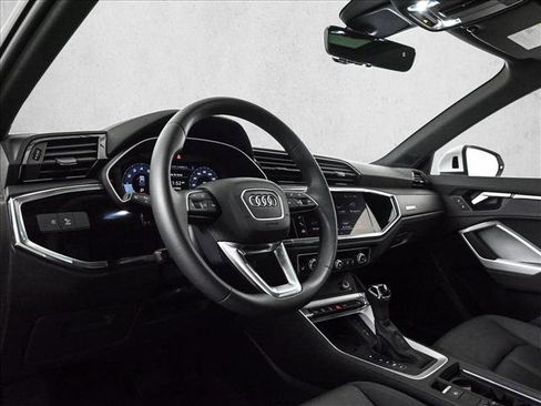 Certified 2025 Audi Q3 2.0T Premium w/ Convenience Package image 10