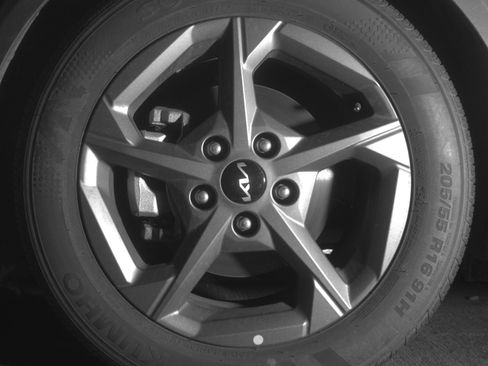 Used 2025 Kia K4 LXS image 12