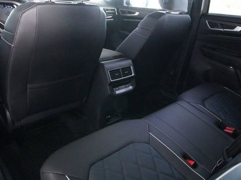 New 2026 Volkswagen Atlas Cross Sport SEL Premium R-Line image 18