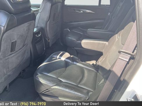 Used 2017 Cadillac Escalade Platinum AWD/4WD image 16