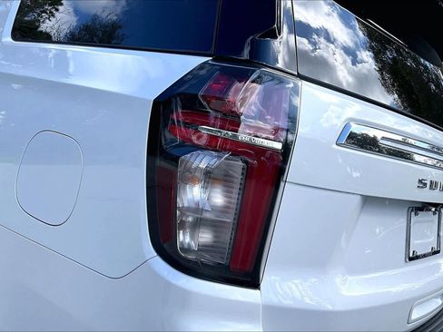 Used 2024 Chevrolet Suburban Premier image 29