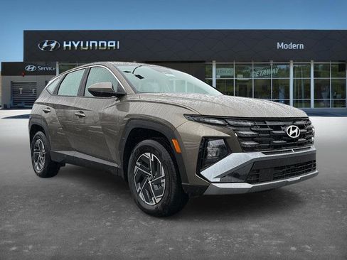 New 2026 Hyundai Tucson Blue SE image 2