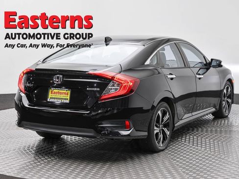 Used 2017 Honda Civic Touring image 5
