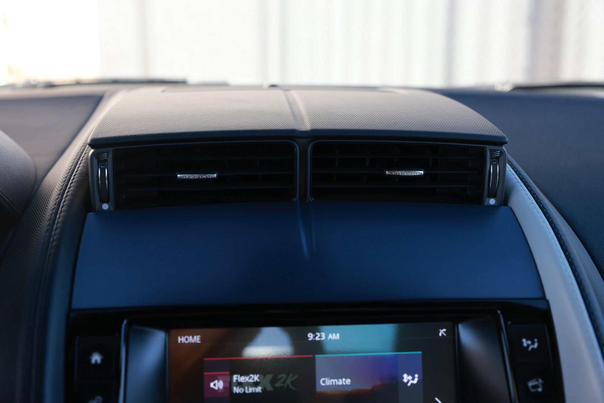 Used 2018 Jaguar F-TYPE Convertible RWD image 35