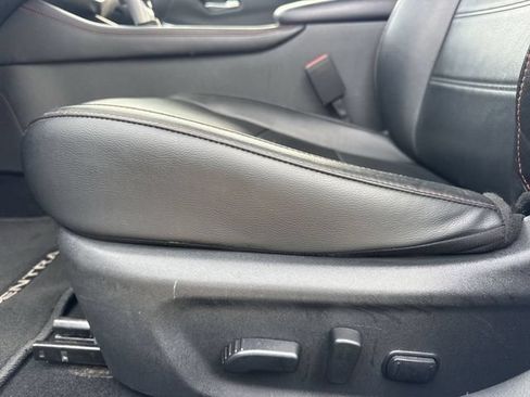 Used 2025 Nissan Sentra SR w/ SR Premium Package FWD image 12