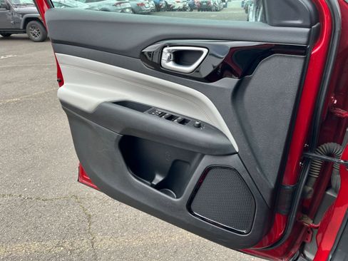 Used 2025 Jeep Compass Limited image 20