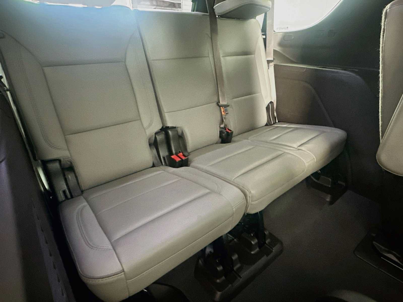 Used 2023 GMC Yukon SLT AWD/4WD image 28