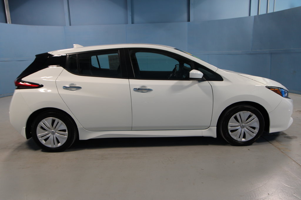 Used 2025 Nissan Leaf S FWD image 30