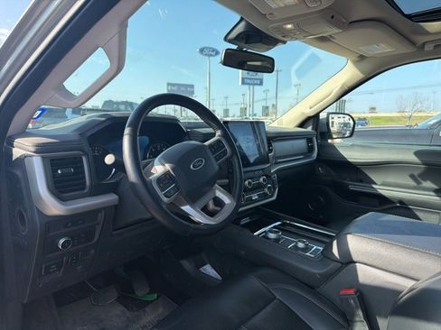 Used 2022 Ford Expedition Max XLT image 11