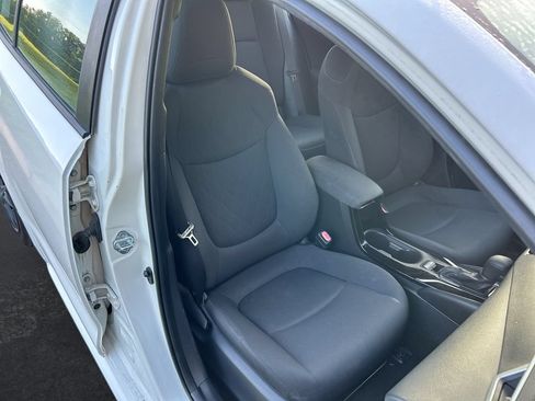 Used 2021 Toyota Corolla LE FWD image 29