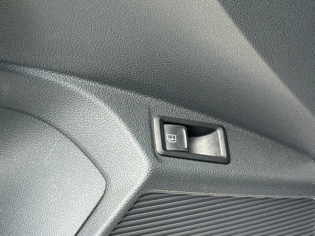 Certified 2023 Volkswagen Taos SE w/ Panoramic Sunroof Package AWD/4WD image 30