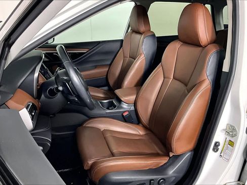 Used 2020 Subaru Outback Touring w/ Popular Package #2 image 8