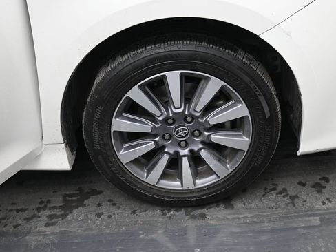 Certified 2020 Toyota Sienna Limited image 37