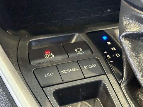 Used 2019 Toyota RAV4 XLE w/ Carpet Mat Package image 26