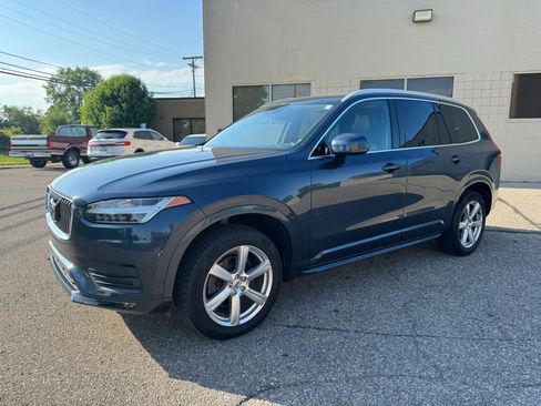 Used 2020 Volvo XC90 T6 Momentum AWD/4WD image 4