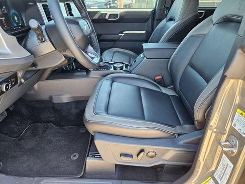 New 2026 Ford Bronco Outer Banks w/ Sasquatch Package AWD/4WD image 9