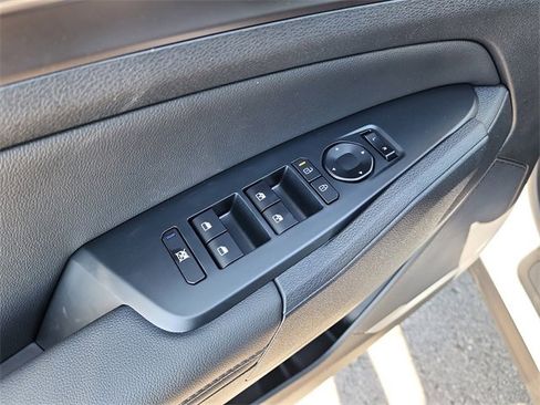 New 2026 Kia Sportage EX w/ EX Panorama Roof Package image 12