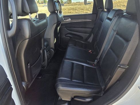 Used 2022 Jeep Grand Cherokee Limited image 14