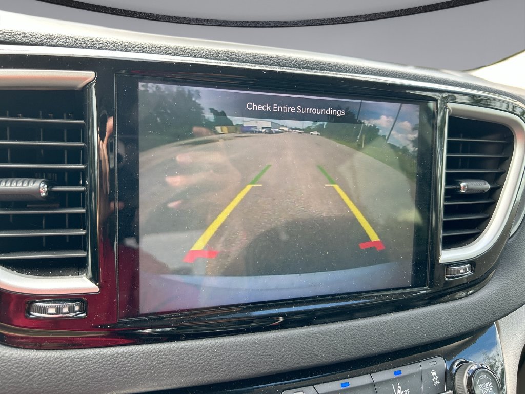Used 2024 Chrysler Pacifica Touring-L FWD image 24