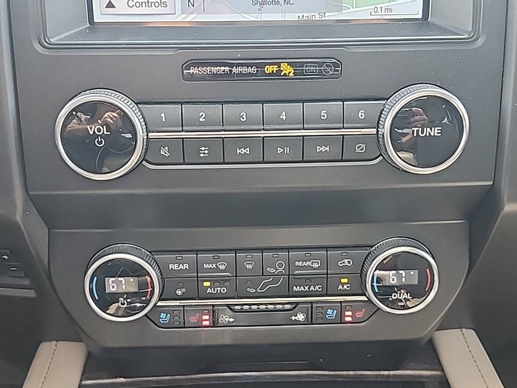 Used 2019 Ford Expedition Limited w/ Equipment Group 302A AWD/4WD image 7