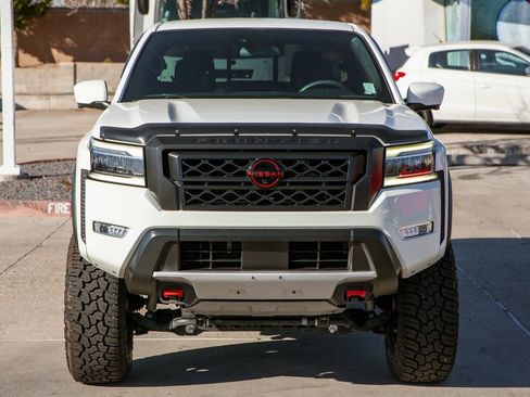 Used 2022 Nissan Frontier PRO-4X image 3