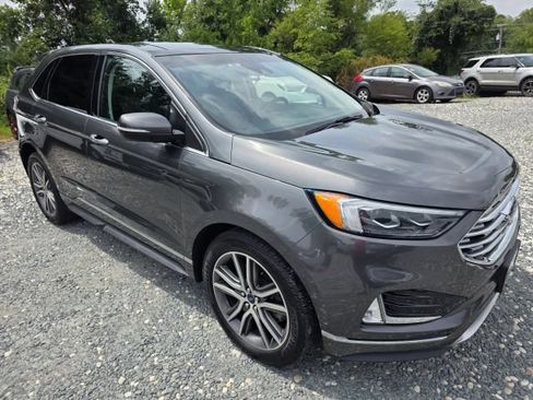 Used 2019 Ford Edge Titanium w/ Equipment Group 301A AWD/4WD image 3