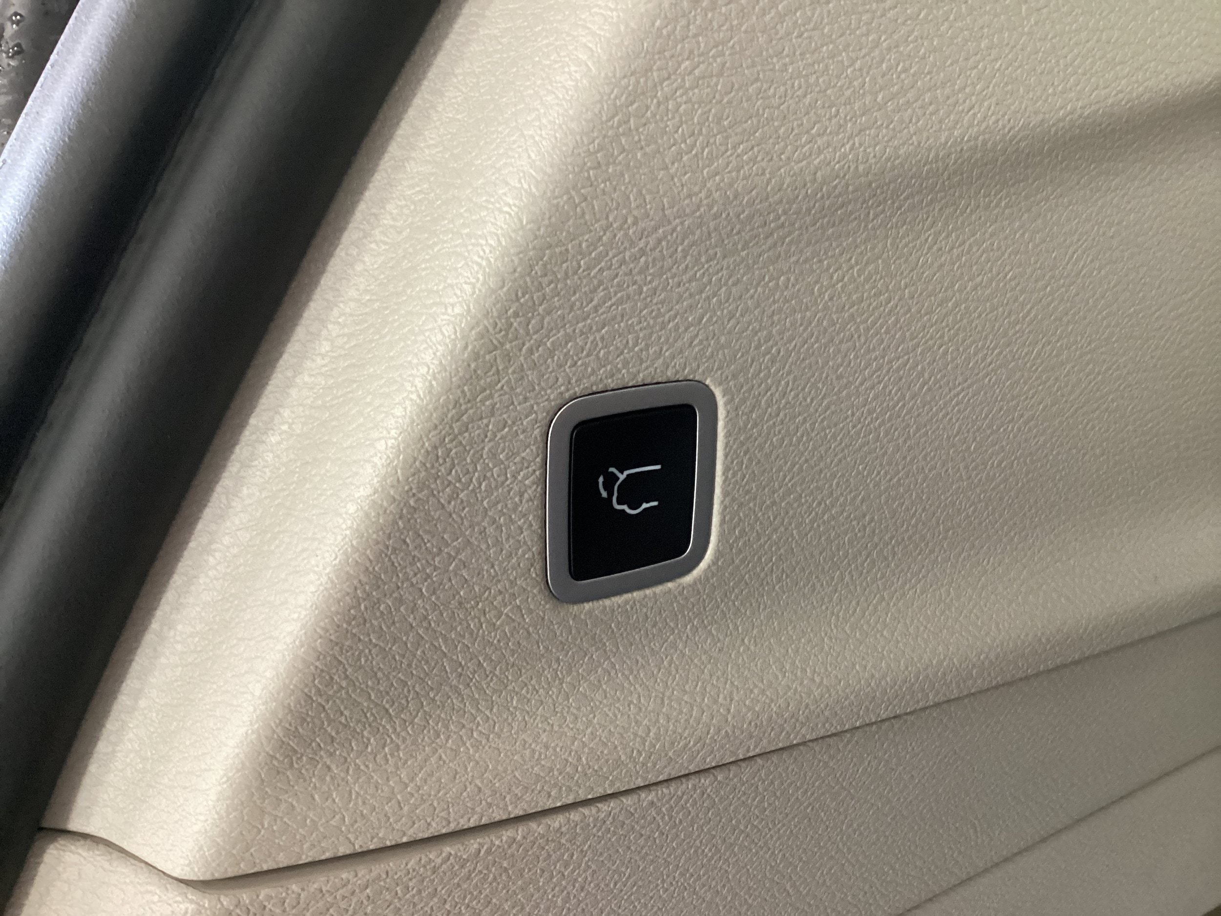 Used 2024 Chrysler Pacifica Touring-L AWD/4WD image 6