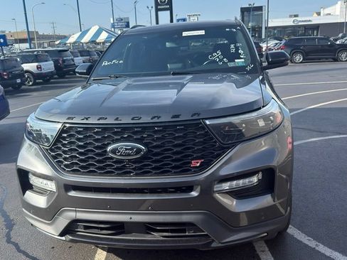 Certified 2020 Ford Explorer ST w/ Premium Technology Package AWD/4WD image 3