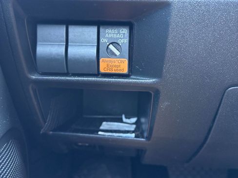 Used 2006 MAZDA MX-5 Miata Sport image 39