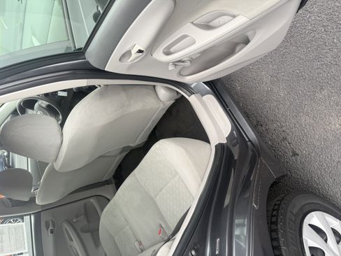 Used 2010 Toyota Corolla image 8