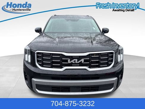 Used 2023 Kia Telluride S w/ S Sunroof Package image 3
