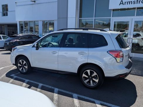 Used 2018 Subaru Forester 2.5i Limited AWD/4WD image 2