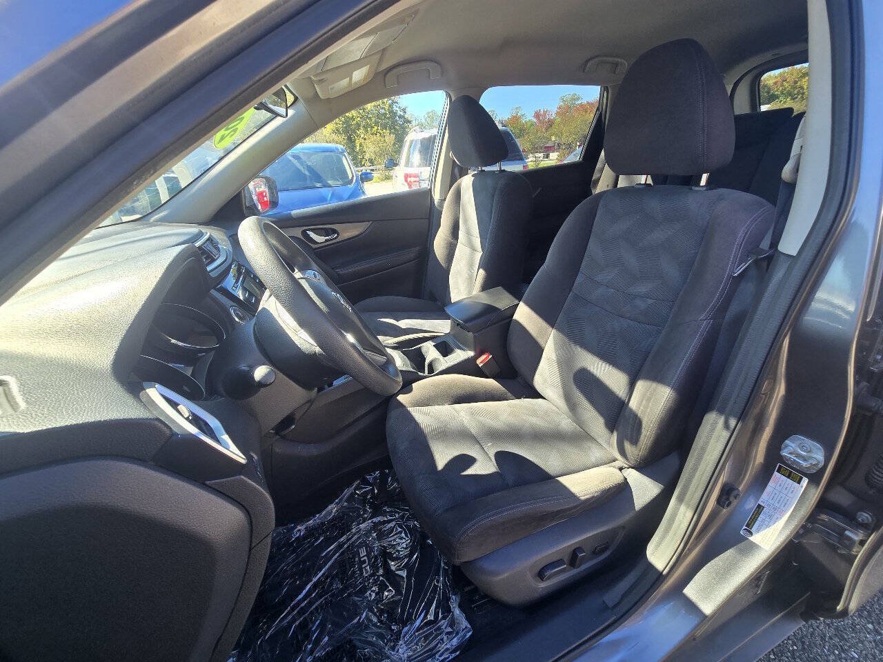 Used 2015 Nissan Rogue SV AWD/4WD image 19