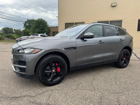 Used 2019 Jaguar F-PACE Premium AWD/4WD image 4