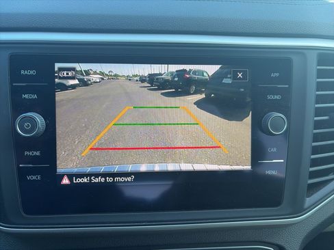 Used 2021 Volkswagen Atlas SE w/ Panoramic Sunroof Package image 16