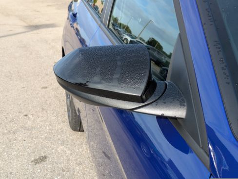 Used 2025 Hyundai Elantra Sport image 12