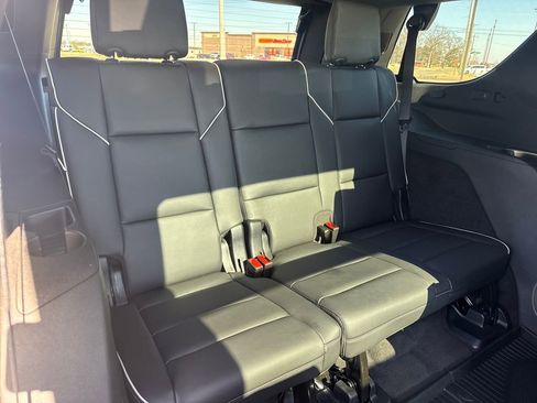 Certified 2025 Cadillac Escalade Premium Luxury image 15
