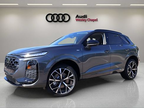 New 2026 Audi Q3 quattro 2.0T AWD/4WD image 1