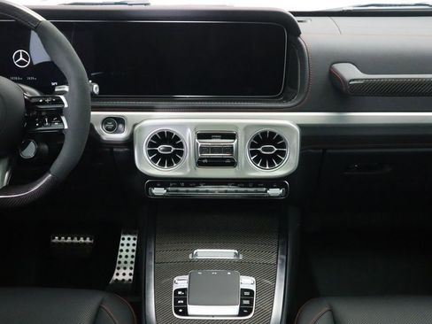 Used 2025 Mercedes-Benz G 63 AMG 4MATIC image 14