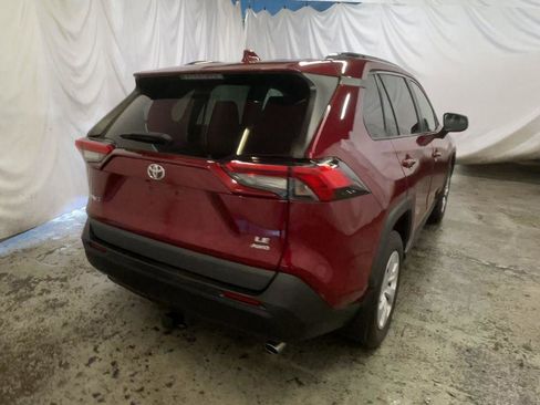 Used 2021 Toyota RAV4 LE AWD/4WD image 8