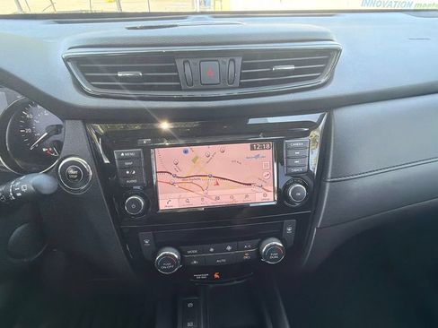 Used 2020 Nissan Rogue SV w/ Sun & Sound Touring Package AWD/4WD image 13