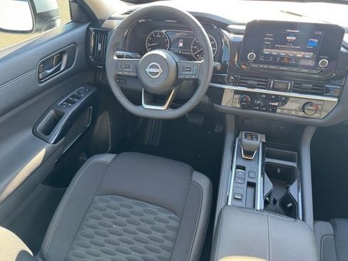 New 2025 Nissan Pathfinder SV image 21