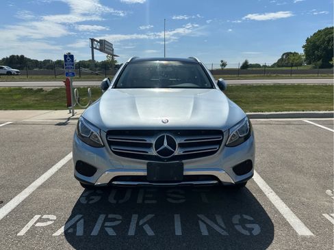 Used 2017 Mercedes-Benz GLC 300 4MATIC image 2