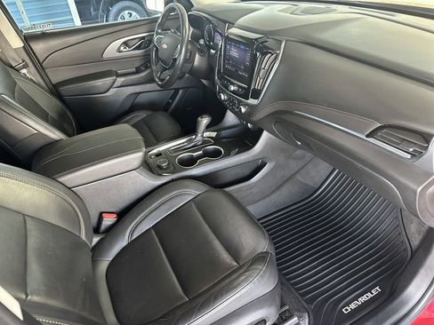 Used 2020 Chevrolet Traverse Premier image 41