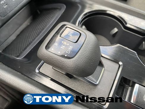 Used 2024 Nissan Rogue SV FWD image 35
