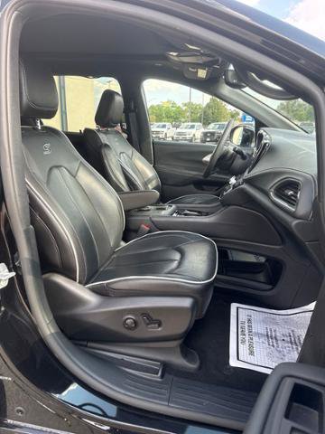 Used 2026 Chrysler Pacifica Limited w/ S Appearance Package FWD image 24