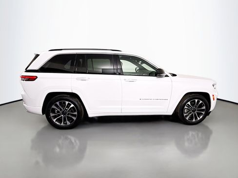 Used 2023 Jeep Grand Cherokee Overland w/ Advanced Protech Group III image 11