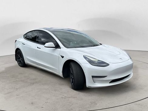 Used 2022 Tesla Model 3 Long Range AWD/4WD image 3